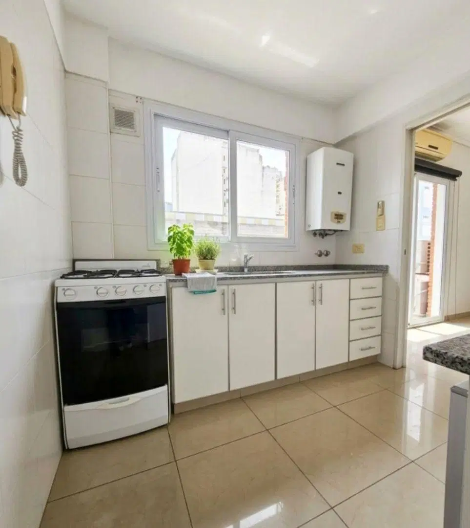 Departamento en alquiler. 2 ambientes. Quilmes centro 2
