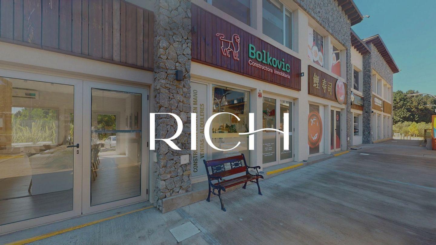 Local en venta en Costa Esmeralda