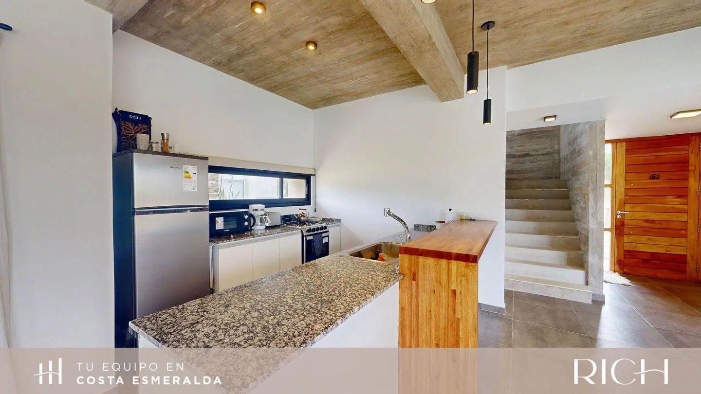 OPORTUNIDAD A LA VENTA EN COSTA ESMERALDA 4 DORMITORIOS - GAS NATURAL - PILETA 2