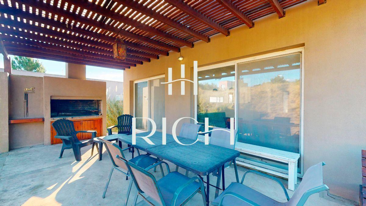 Casa en Venta en Costa Esmeralda - OPORTUNIDAD 4 habitaciones.