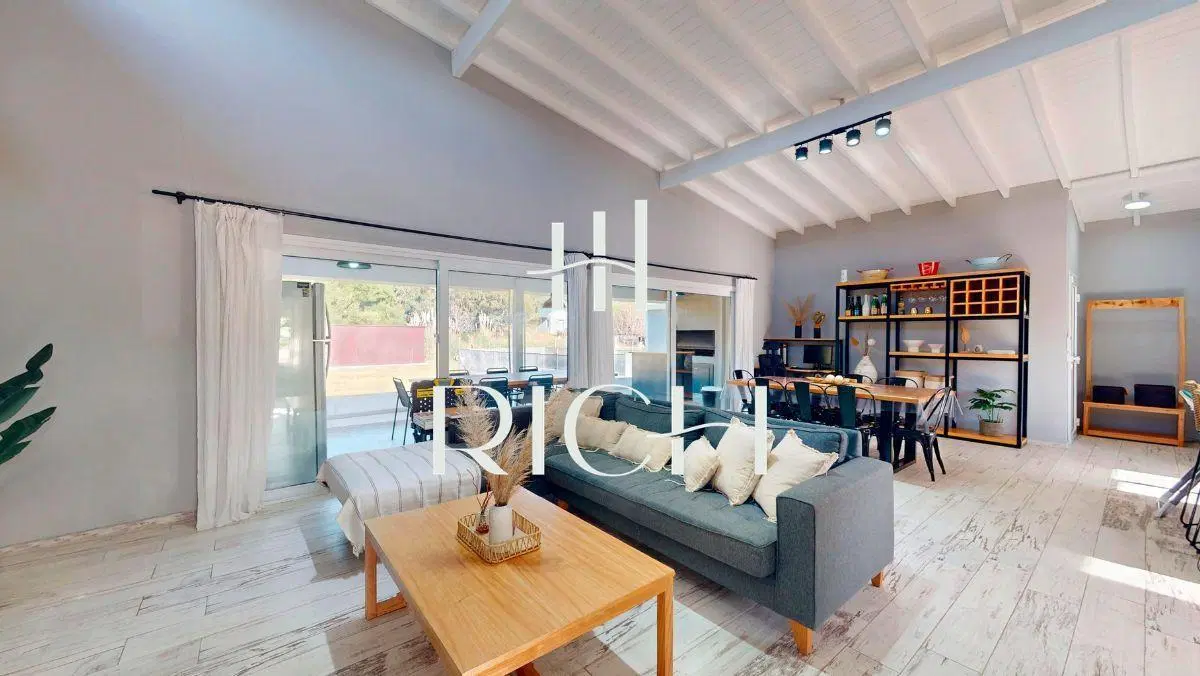 Casa en Venta en Costa Esmeralda | Estilo Californiano, Gas Natural y Financiación 2