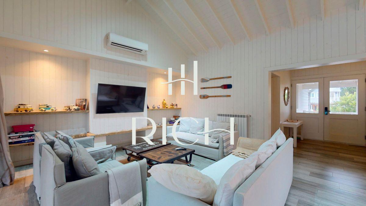 Foto de Casa en Venta en Isla de Golf, Costa Esmeralda  Estilo californiano., imagen 2