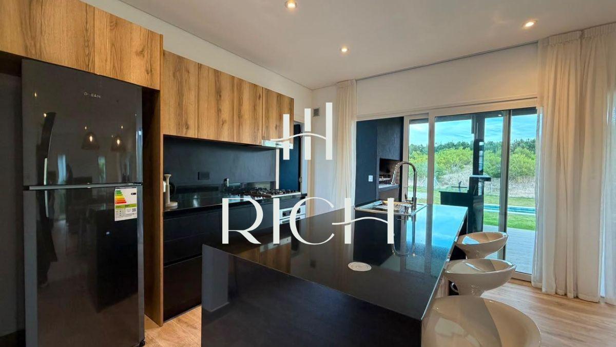 Foto de Casa en Venta en Costa Esmeralda - Barrio Senderos IV A Estrenar, imagen 2