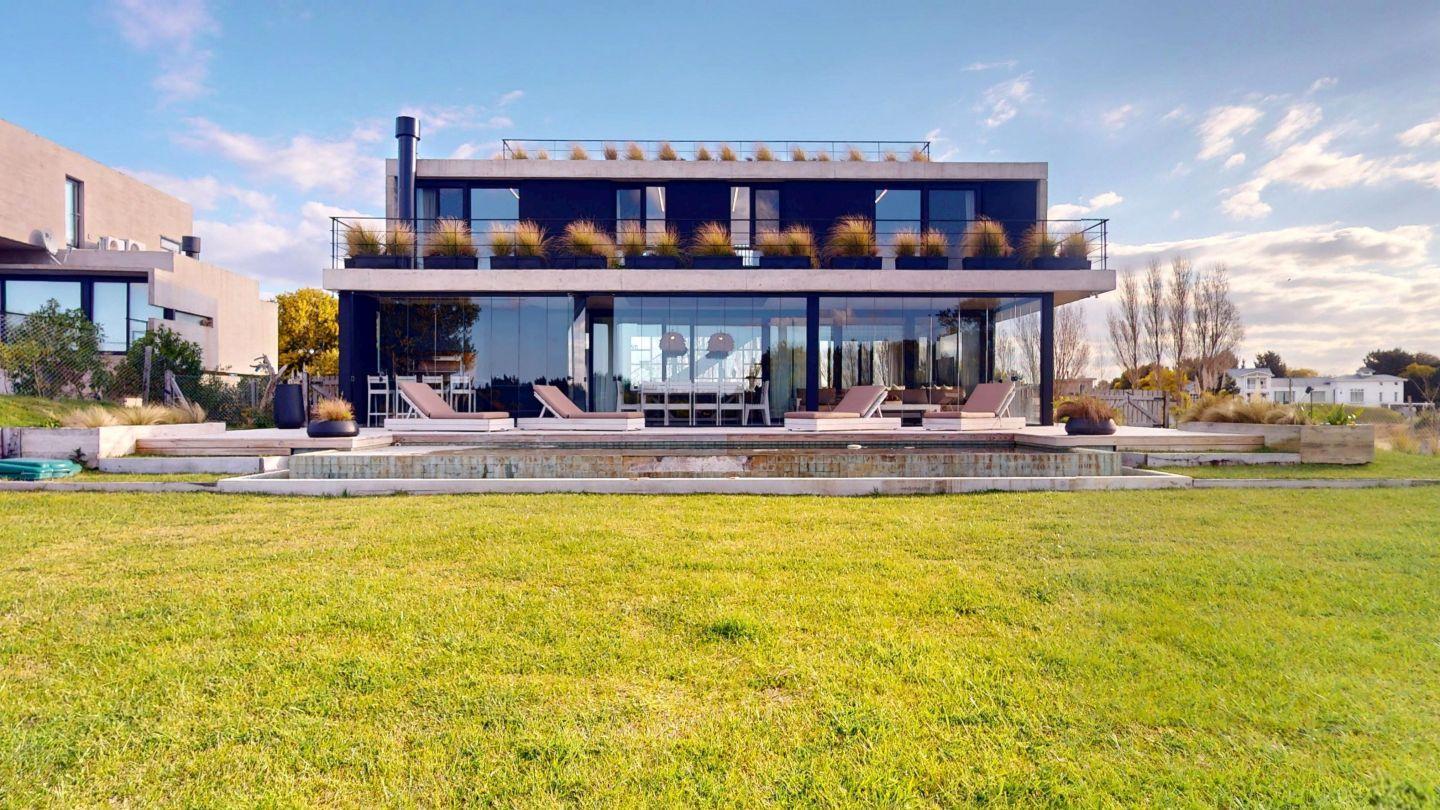 Foto de Casa Premium en Venta en Costa Esmeralda - Golf Vista Plena al Golf y, imagen 1