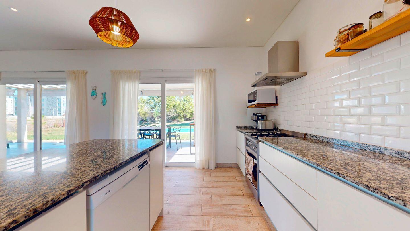 Foto de Casa en Venta en Costa Esmeralda A Metros del Golf, 1 km de la Playa y, imagen 4