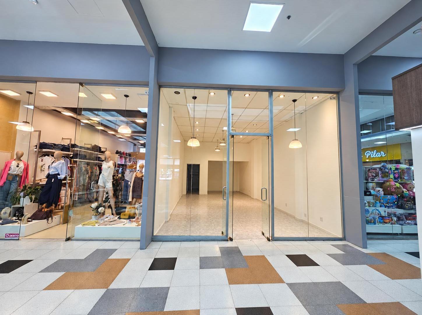 Foto de Local en el Martinoli Mall, Av. Recta Martinoli 7850, imagen 2