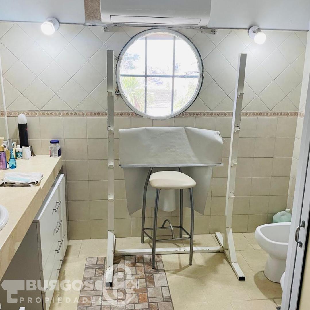 Excelente Casa Minimalista en Ezeiza 2