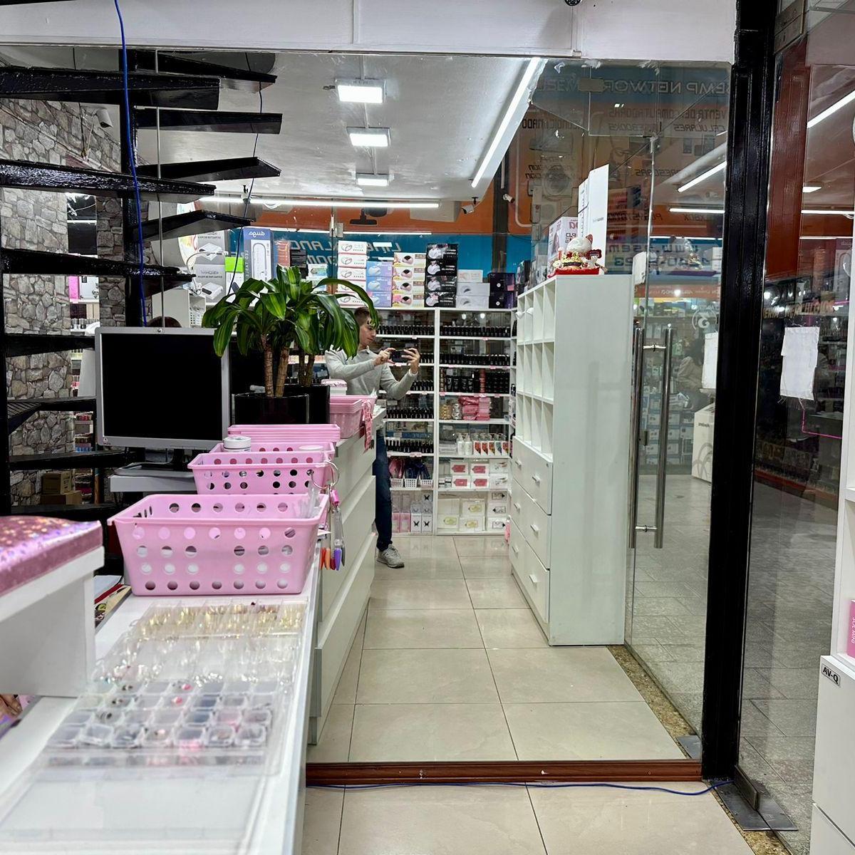 Foto de DOS LOCALES EN GALERIA - DOBLE ALTURA, imagen 2