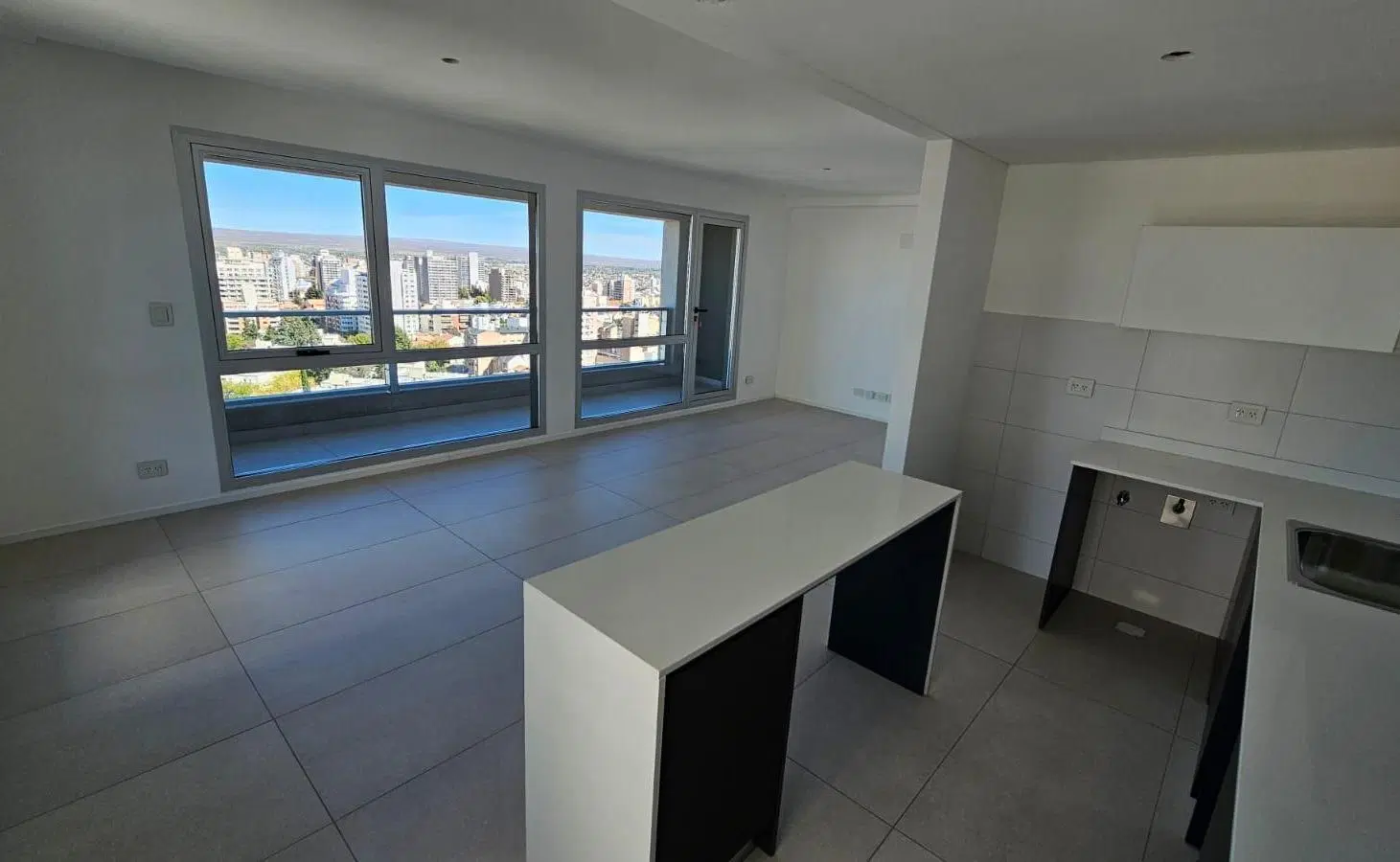 ALQUILER - Departamento 2 dorm + cochera / Av. Dr. Ramón 71 Piso 12 3