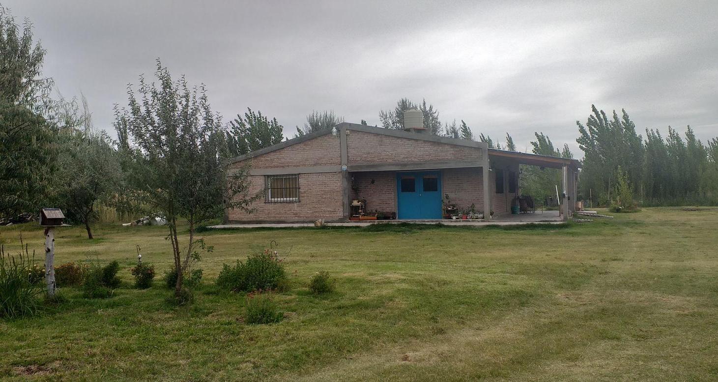 VENTA CHACRA 1,5 HA. CON CASA 2 DORM. CINCO SALTOS