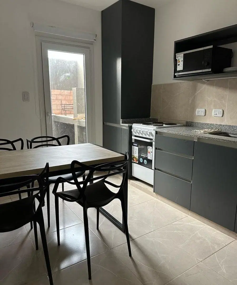 VENTA- ALQUILER- departamento 2 dorm. 2 baños,  parrilla  con estacionamiento. 5