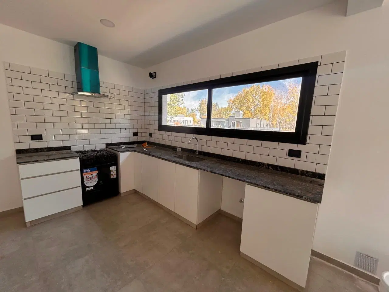 Venta Casa en Pozo Barrio los Canales de Plottier 3 Dormitorios 2 Baños 1 Toilette 5