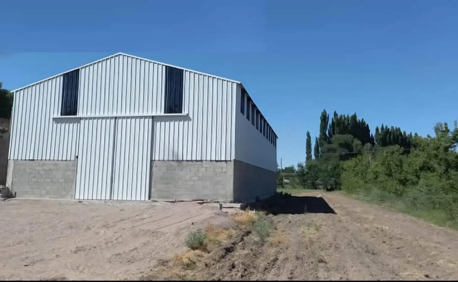 ALQUILER - Galpón de 312 m2 - Sobre R 22 - Gral Fernandez Oro - 2