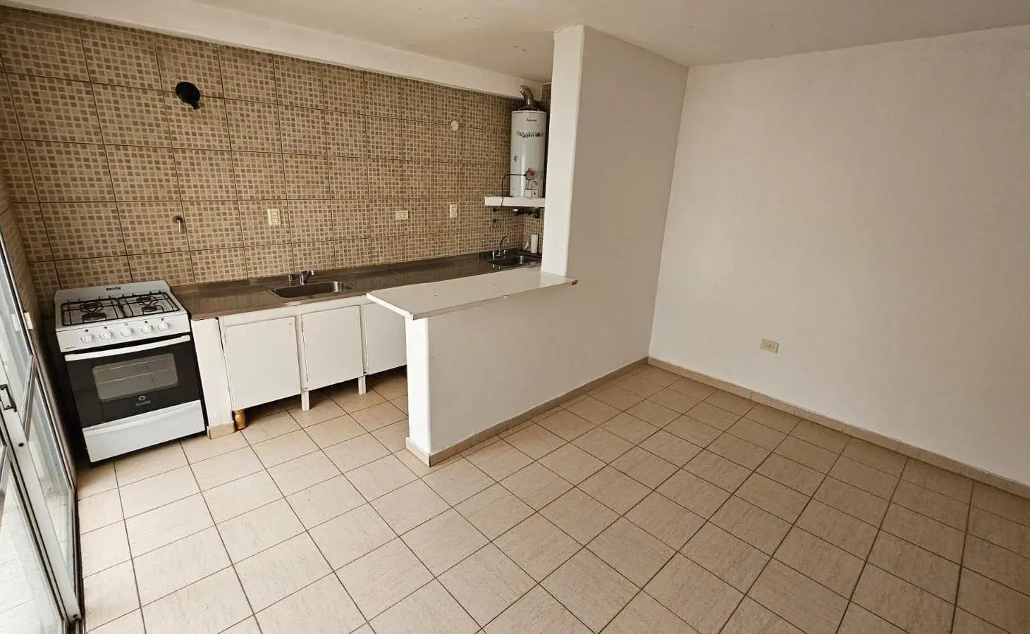 Venta departamento 2 dormitorios con patio sin cochera. 8