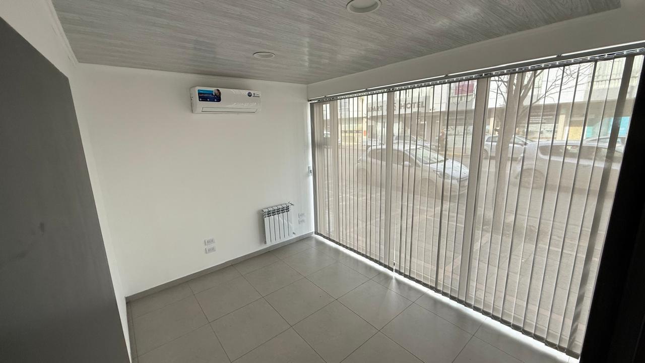 Foto de ALQUILER - Local Comercial - 90m2 - Neuquén Capital, imagen 4