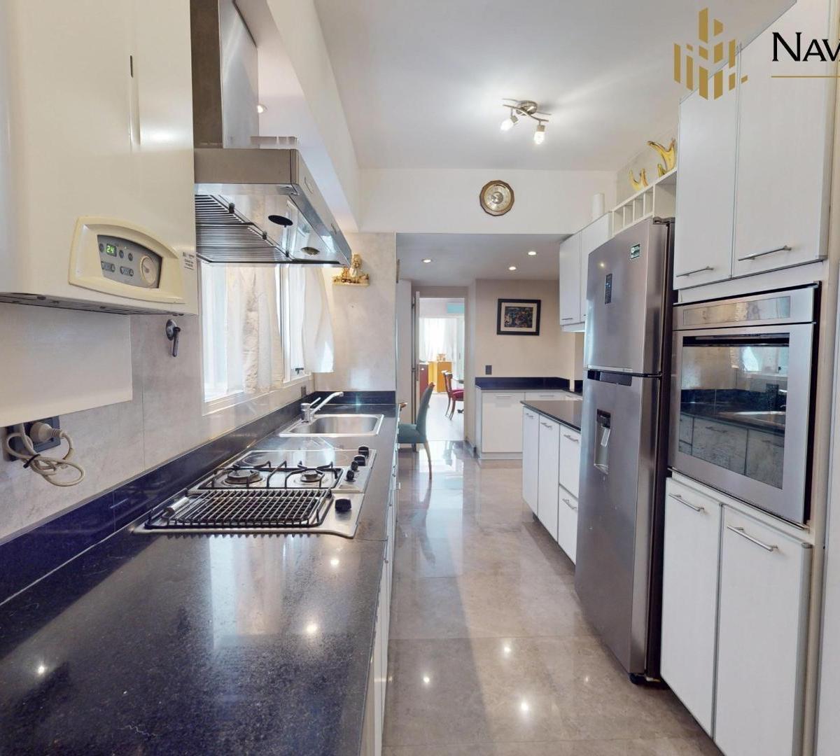 Semipiso de Categoria Cochera Amenities Seg 24hs Permuta 4
