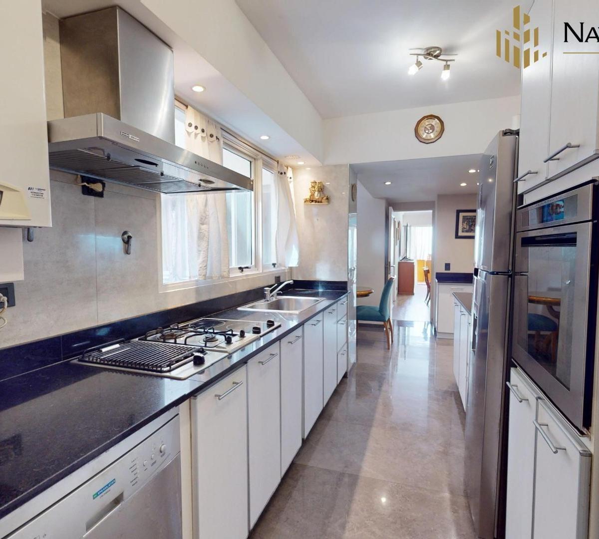 Semipiso de Categoria Cochera Amenities Seg 24hs Permuta 5