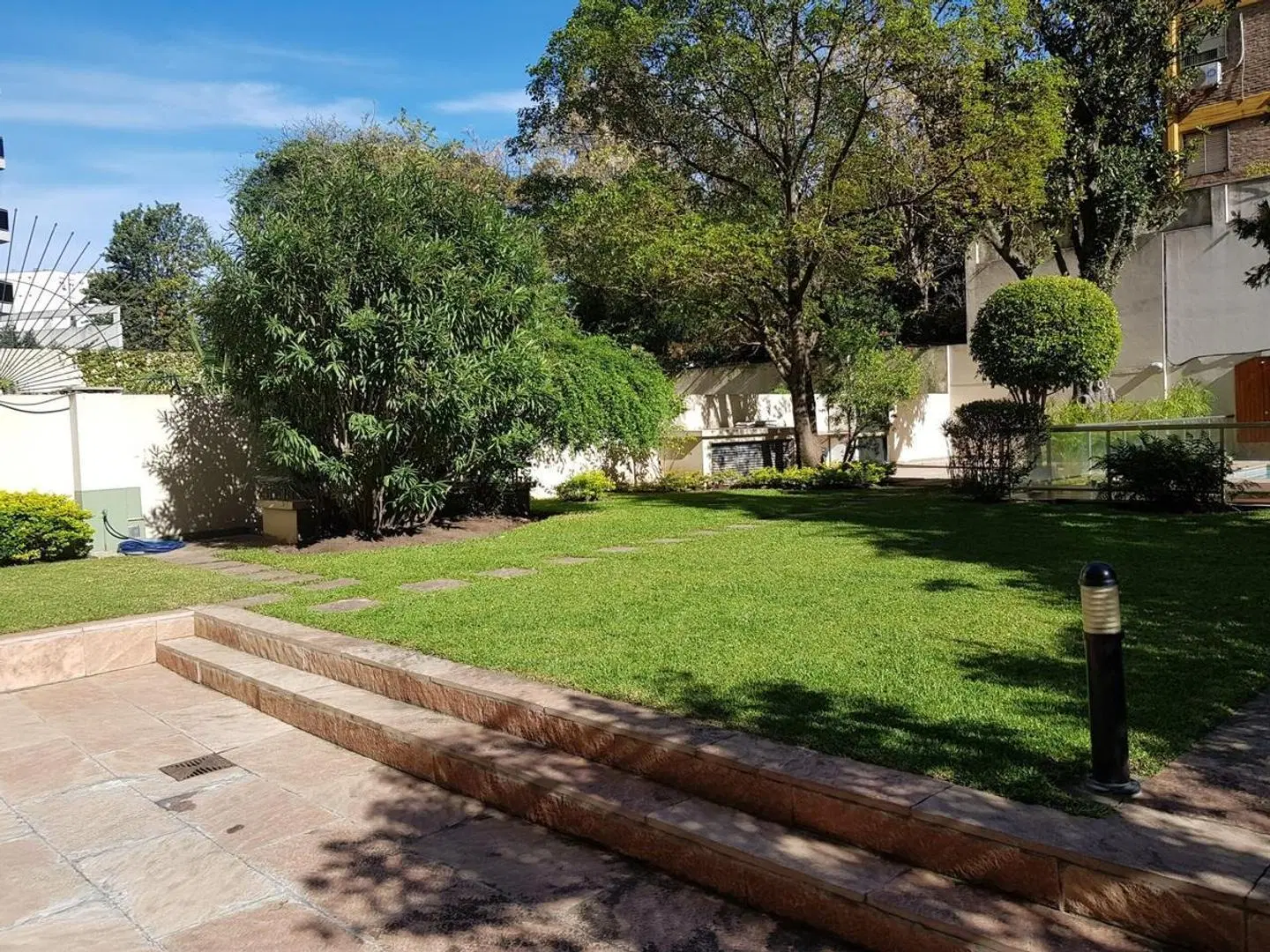 Semipiso de Categoria Cochera Amenities Seg 24hs PERMUTA 3