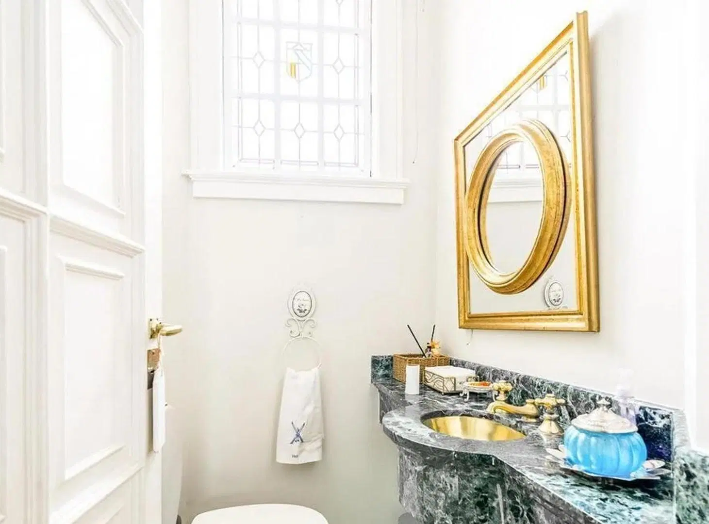 Exclusiva Casa 4 Plantas de Estilo 850 m² C/jardín y Pileta 2
