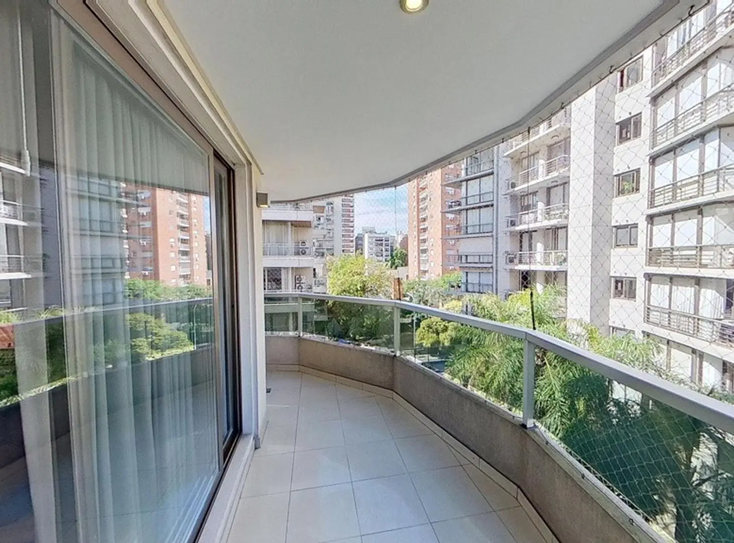 Semipiso de Categoria Cochera Amenities Seg 24hs PERMUTA 5