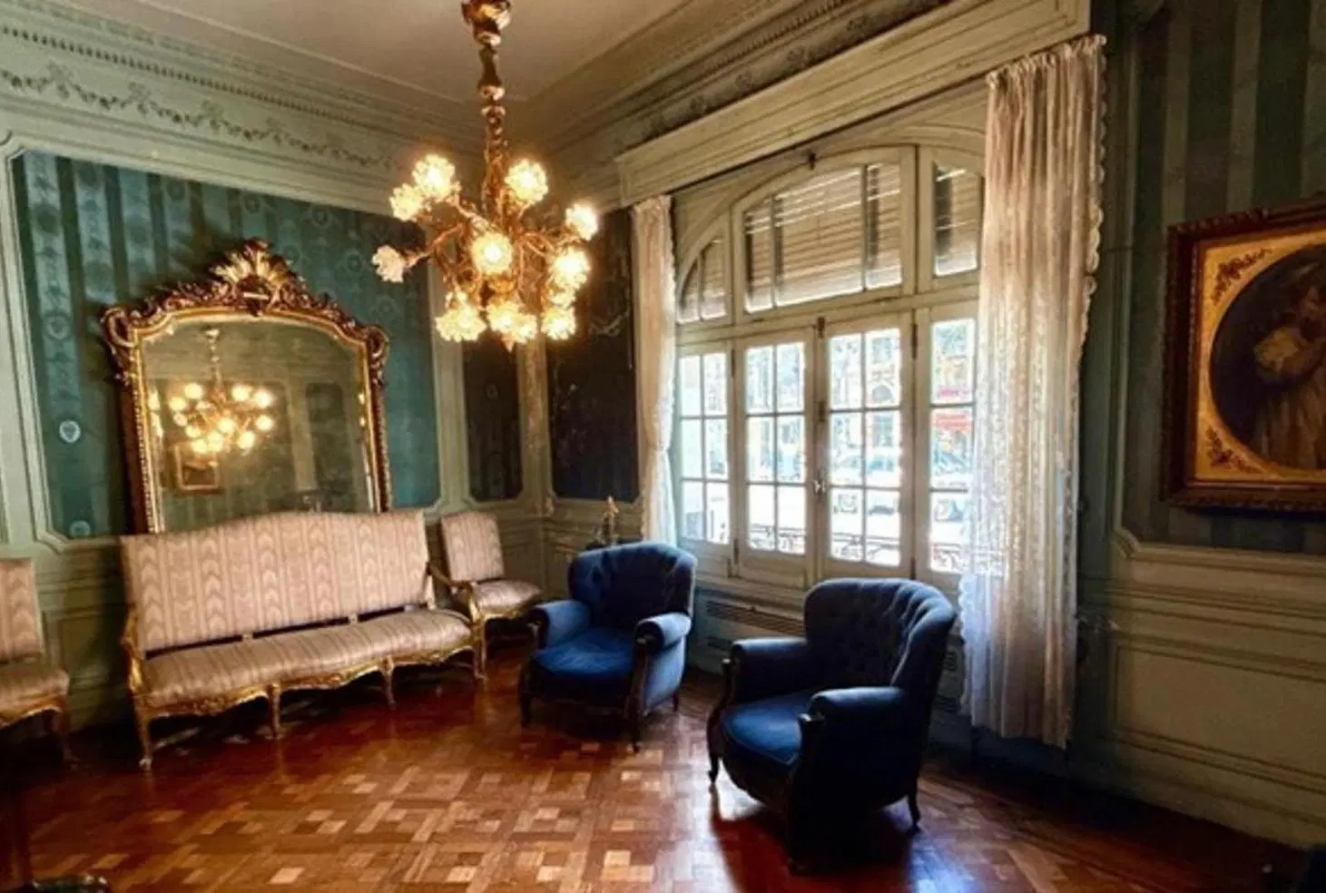 PETIT HOTEL de 8 ambientes en dos plantas estilo europeo 5
