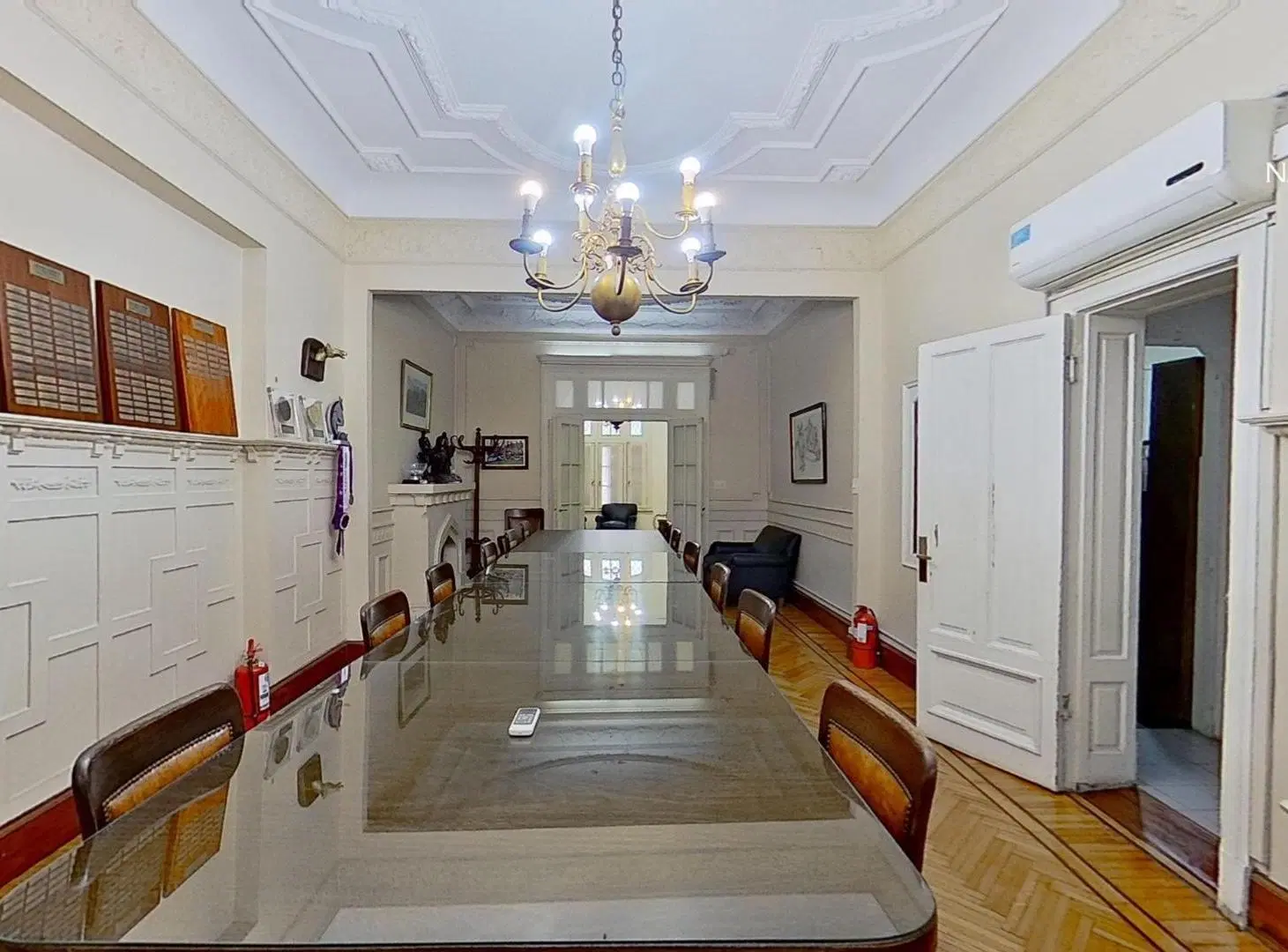 CASA DE ESTILO CON COCHERA LOTE PROPIO 5