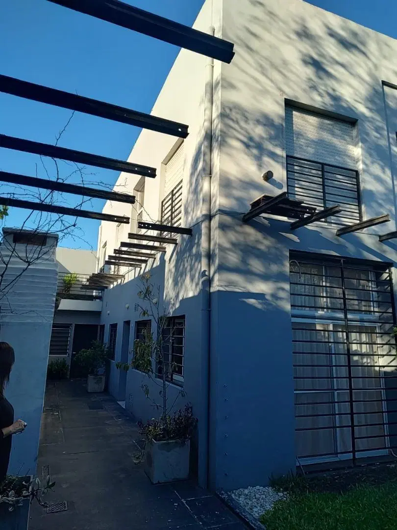 TRIPLEX 5 AMB JARDIN TERRAZA Y PATIO 1