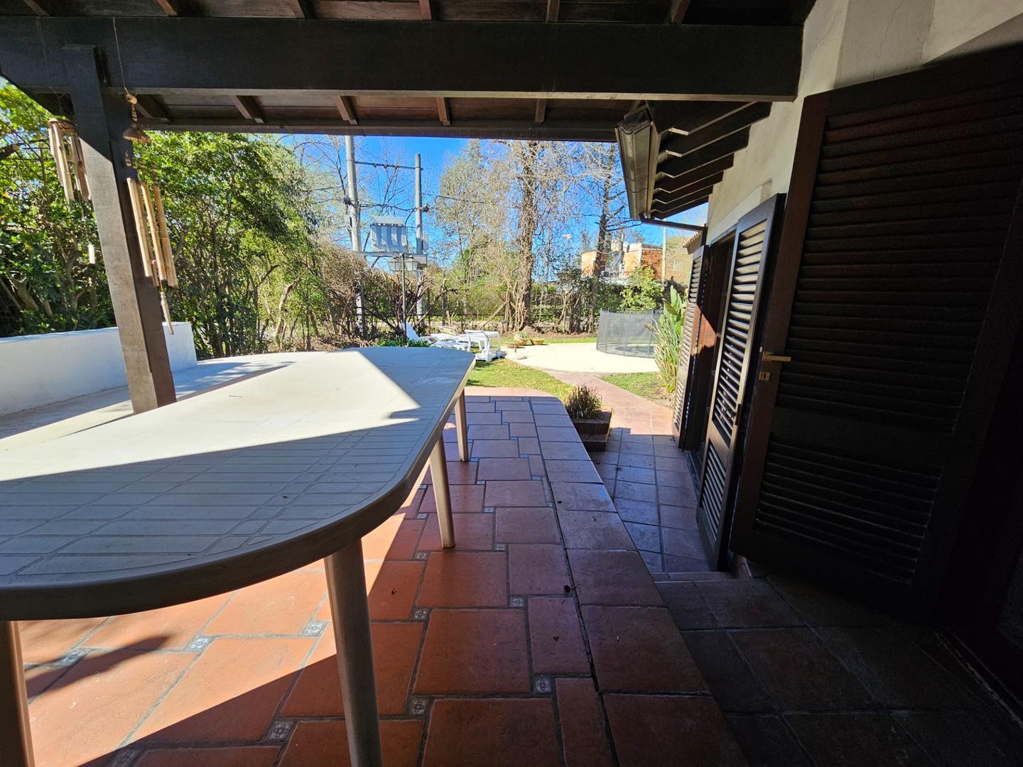 Foto de CASA COUNTRY LAS LAJAS PILETA PARRILLA 4 AMBIENTES, imagen 5