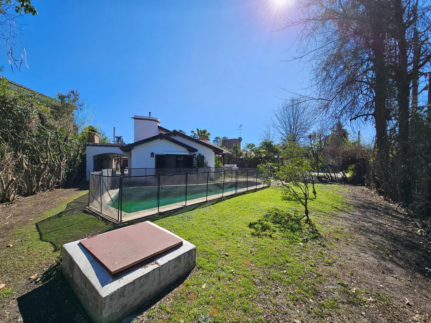 Foto de CASA COUNTRY LAS LAJAS PILETA PARRILLA 4 AMBIENTES, imagen 4