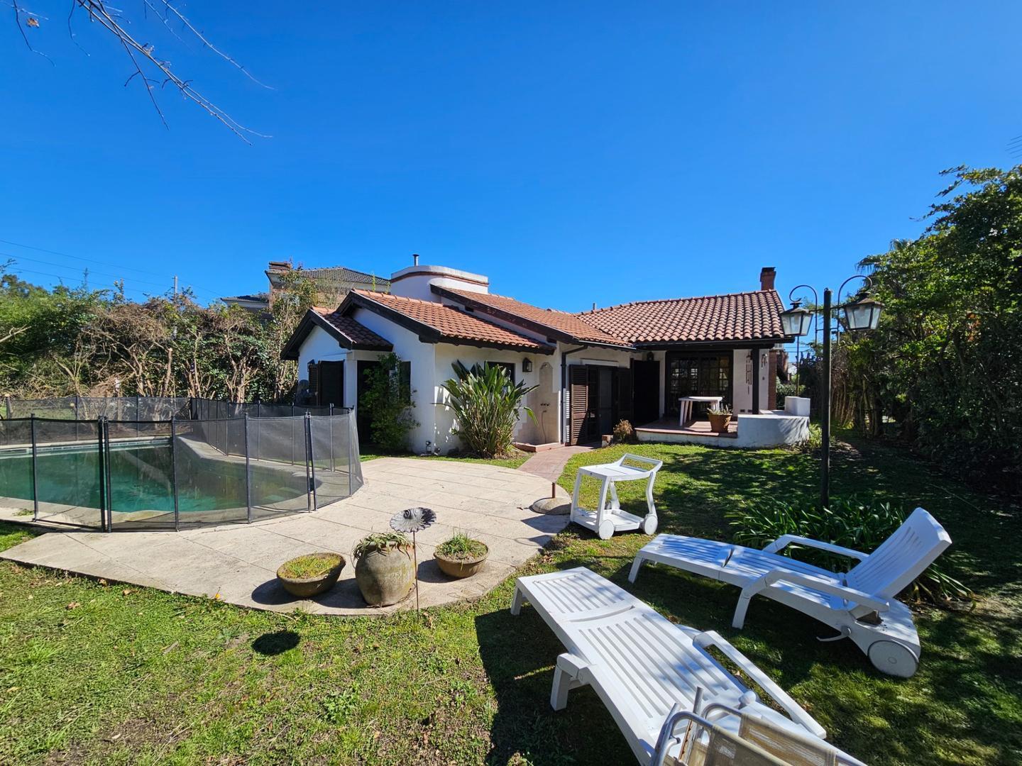 Foto de CASA COUNTRY LAS LAJAS PILETA PARRILLA 4 AMBIENTES, imagen 2