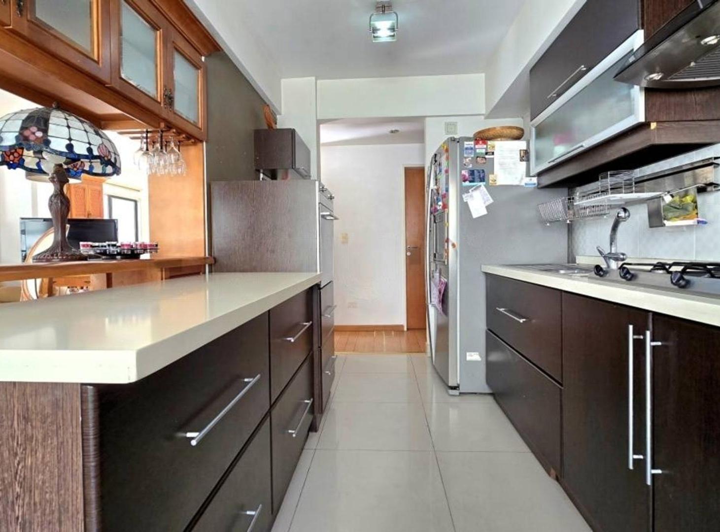 Foto de VENTA SEMIPISO EN TORRE DE CATEGORIA CABALLITO, imagen 3