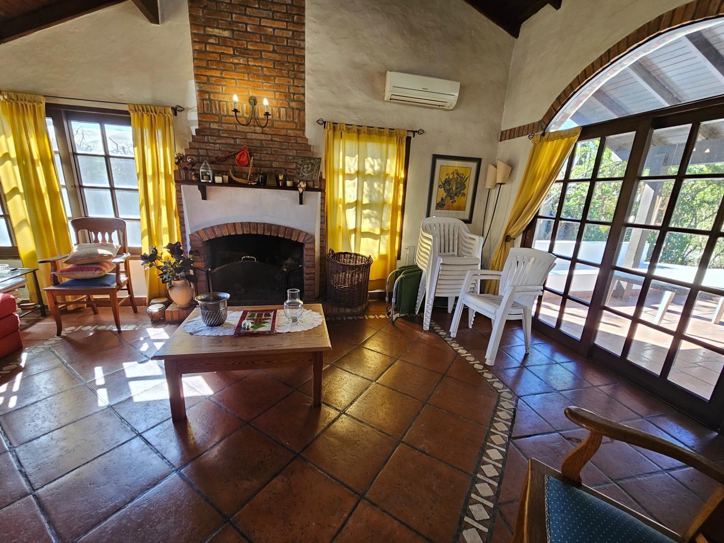 Foto de CASA COUNTRY LAS LAJAS PILETA PARRILLA 4 AMBIENTES, imagen 3
