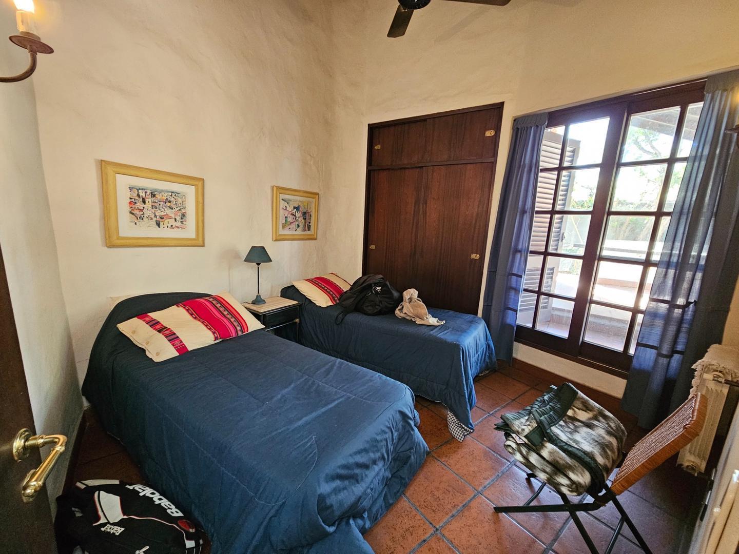 Foto de CASA COUNTRY LAS LAJAS PILETA PARRILLA 4 AMBIENTES, imagen 4