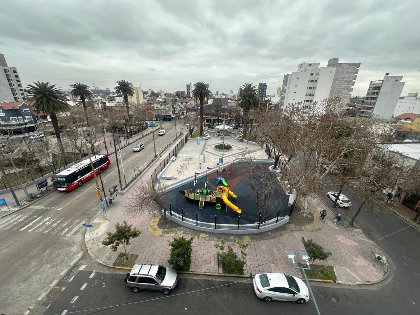Foto de CASA CON TERRAZA PARRILLA VALENTIN ALSINA LANUS, imagen 1