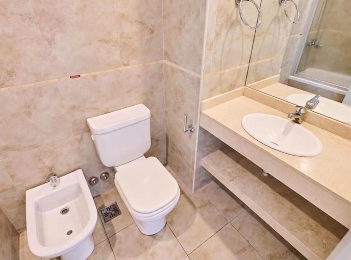 Foto de UBICACION ESTRATEGICA. IMPECABLE MONOAMBIENTE DIVISIBLE, imagen 4