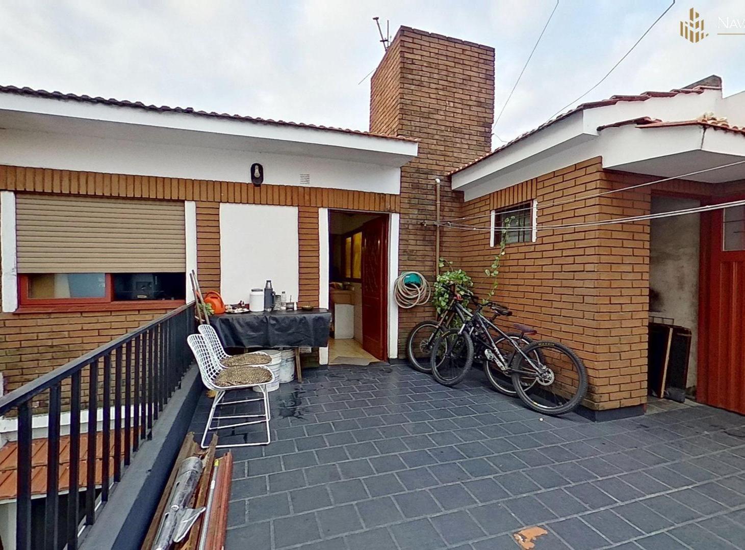 Foto de CASA CON TERRAZA PARRILLA VALENTIN ALSINA LANUS, imagen 1