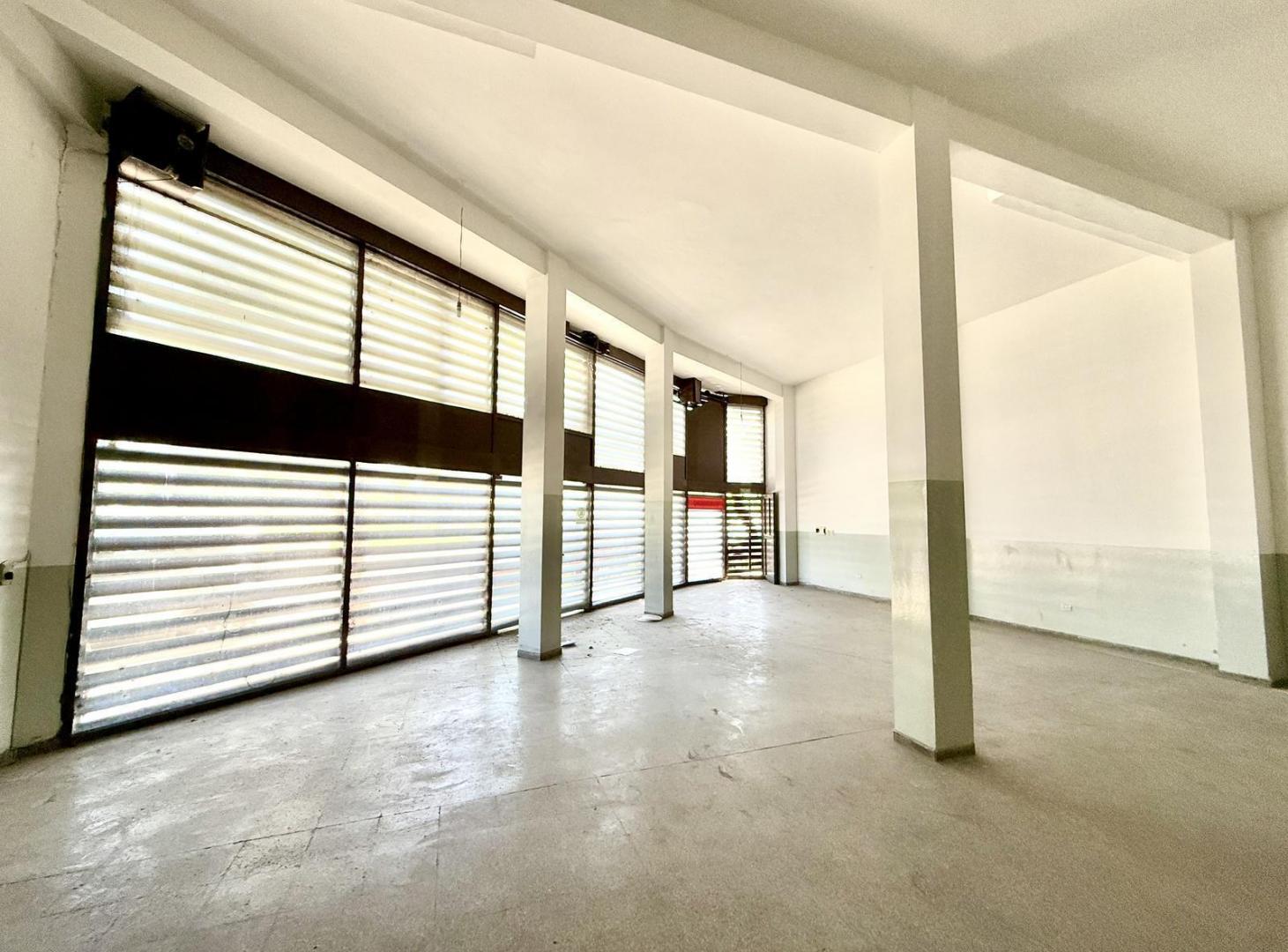Foto de Local Comercial frente a Costanera, en barrio Centro de la ciudad de, imagen 3