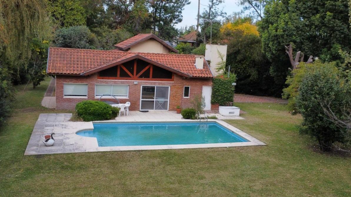 Casa en Venta La Martona 3 Dormitorios con Pileta