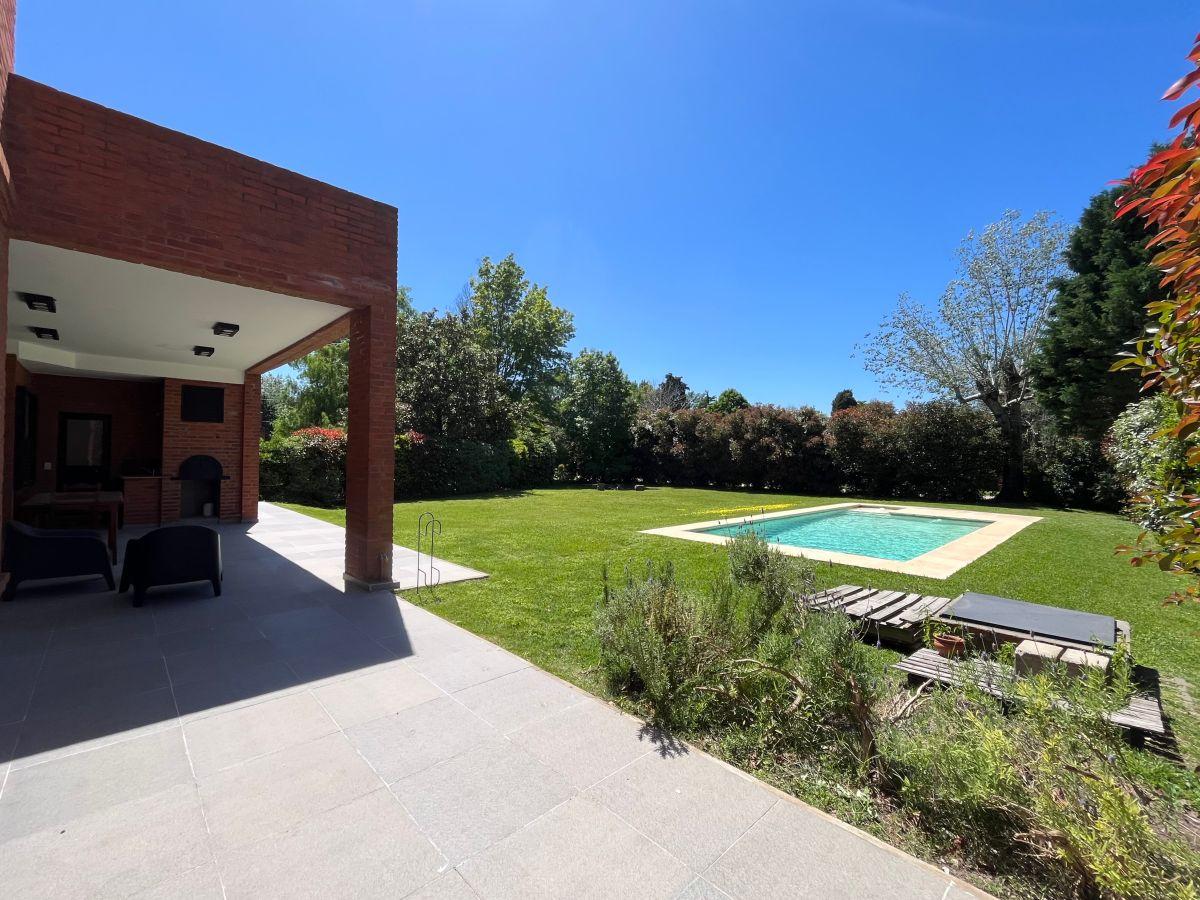 Casa en Venta La Martona 3 Dormitorios (1 en Suite) con Pileta
