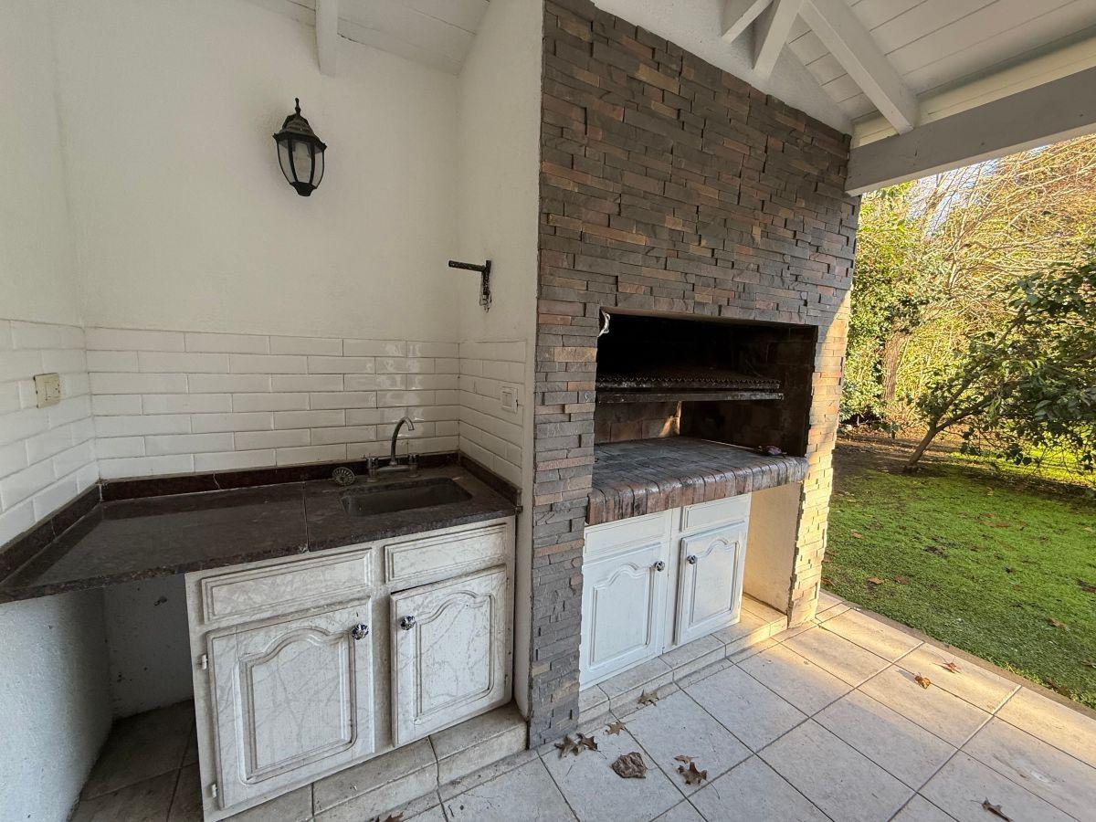 Foto de Casa en Venta La Martona Cuatro Dormitorios ( 1 en Suite) con Pileta, imagen 5