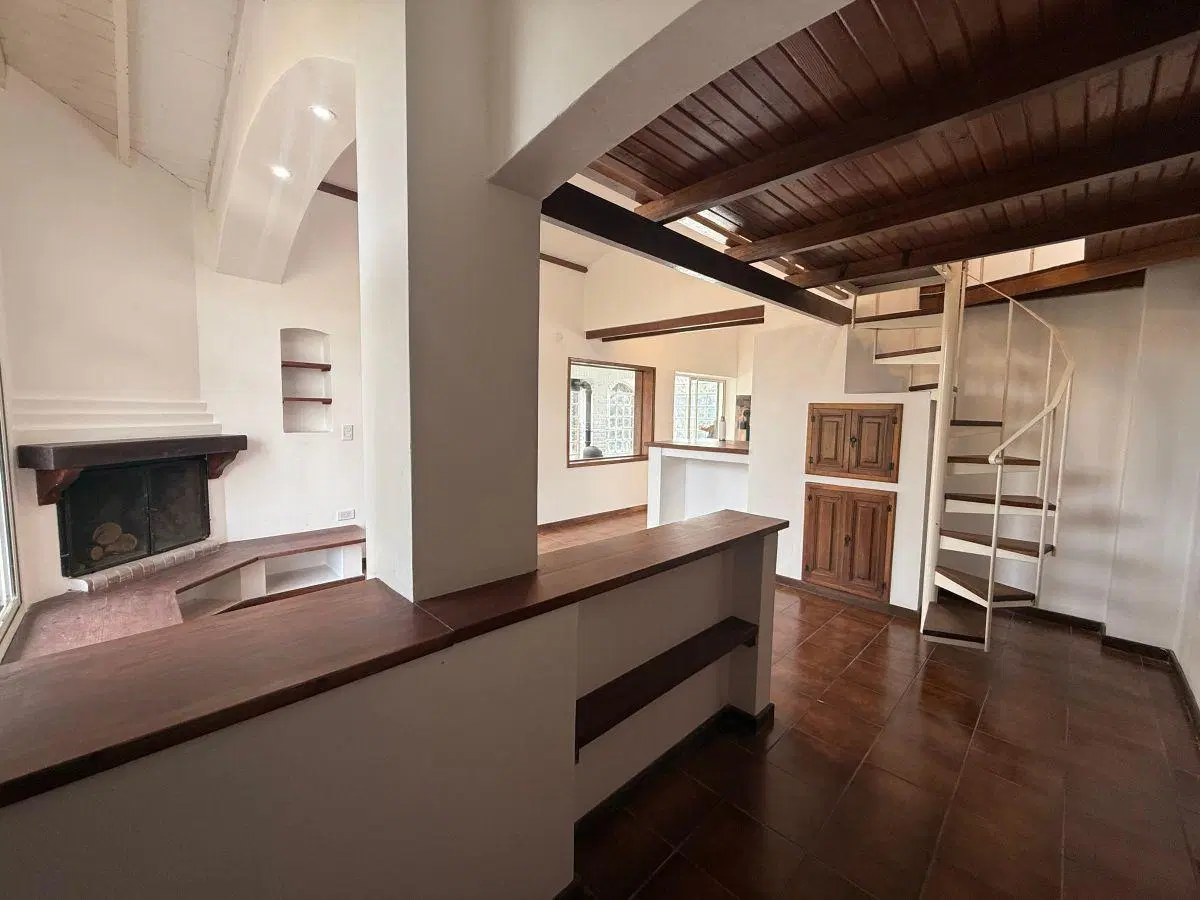 Casa en Venta 2 Dormitorios ( 1 en Suite) con Pileta 2
