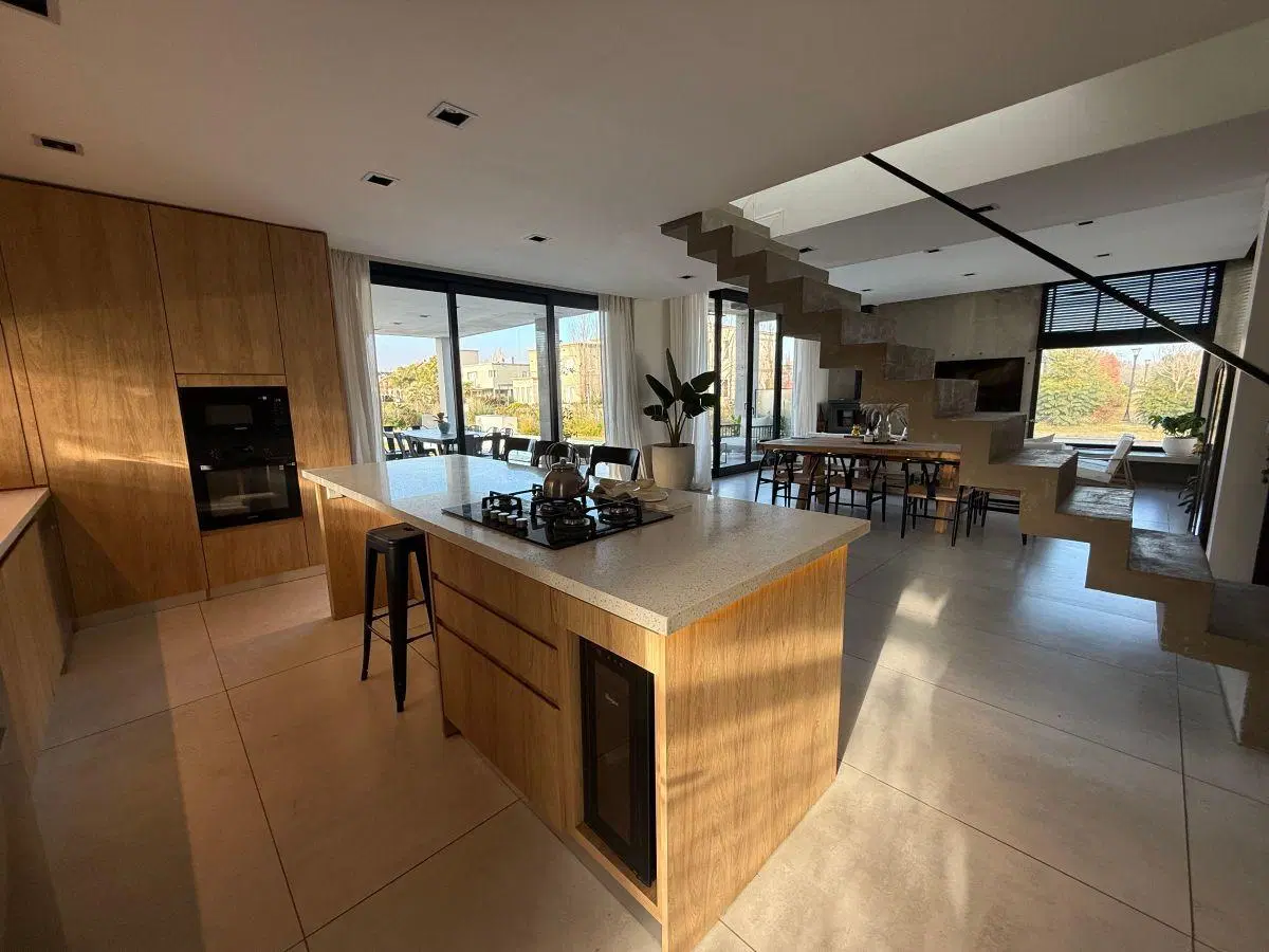 Casa en Venta La Martona 5 Dormitorios (1 en Suite) con pileta 4