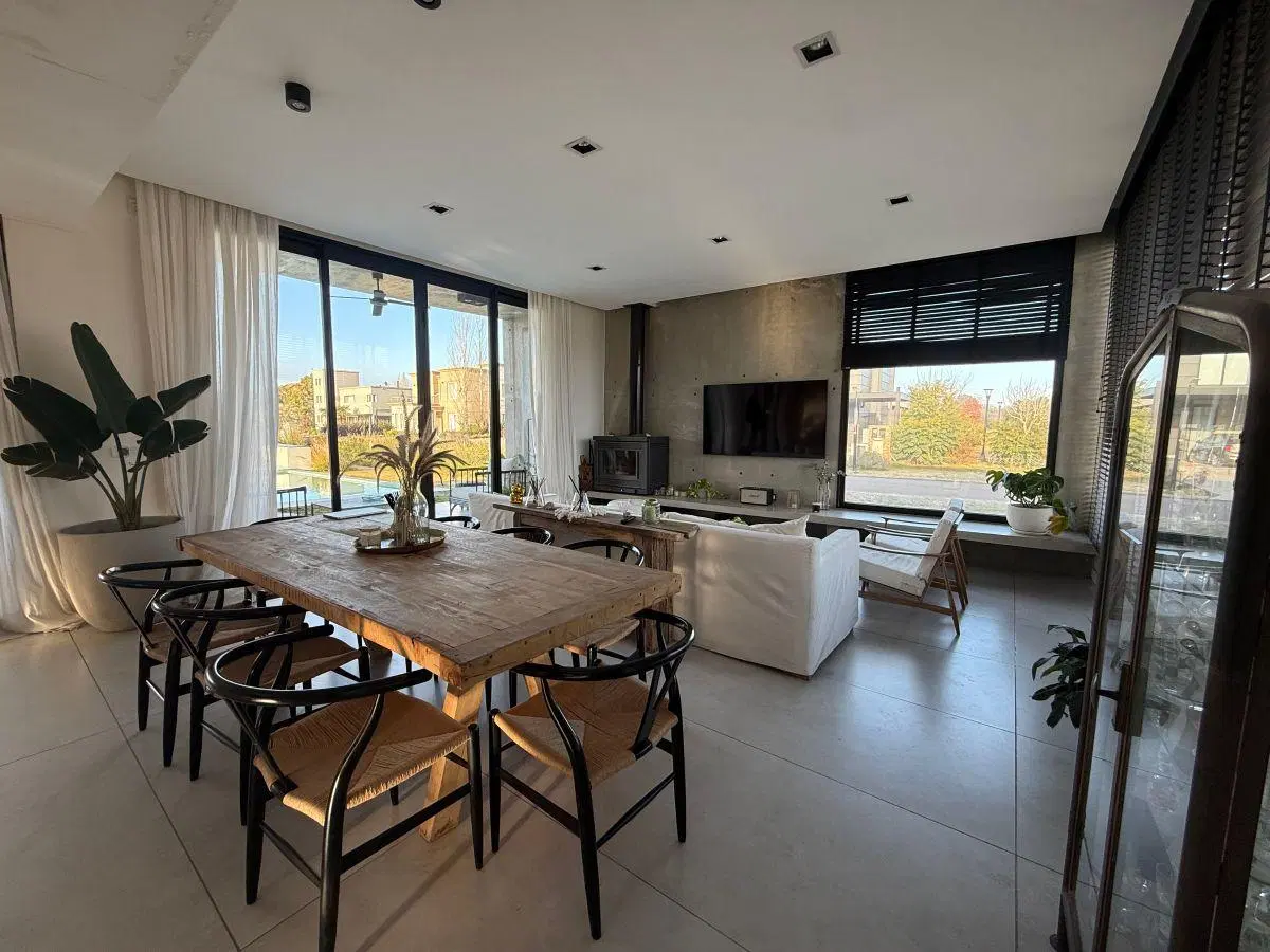 Casa en Venta La Martona 5 Dormitorios (1 en Suite) con pileta 3