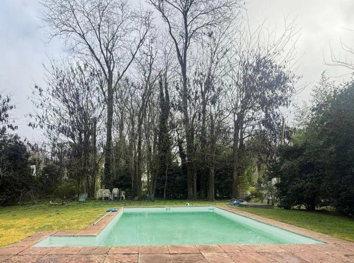 Casa en Venta La Martona 5 Dormitorios (1 en Suite) refaccionada en su interior con pileta 3
