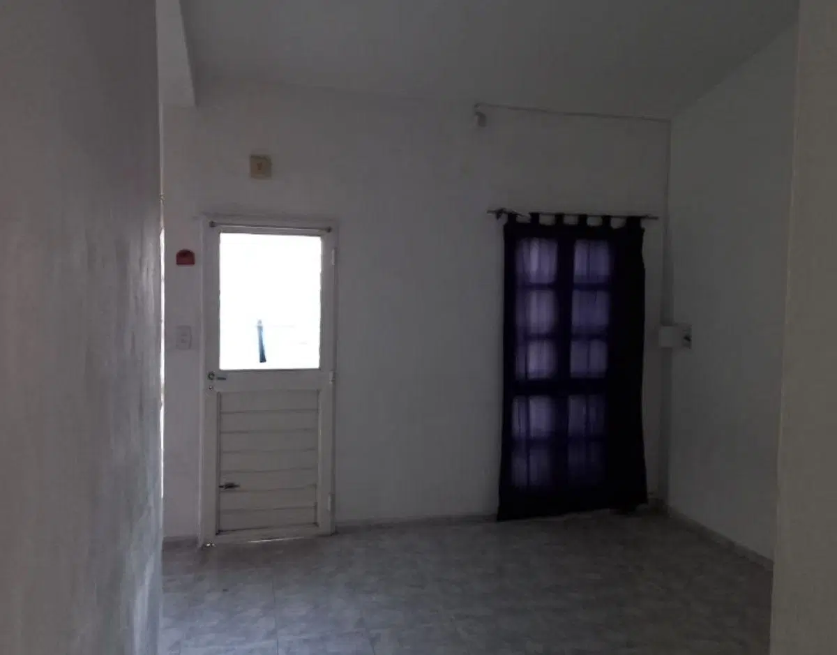 ALQUILAMOS CASA DE DOS DORMITORIOS EN BARRIO LOS ROBLES 2