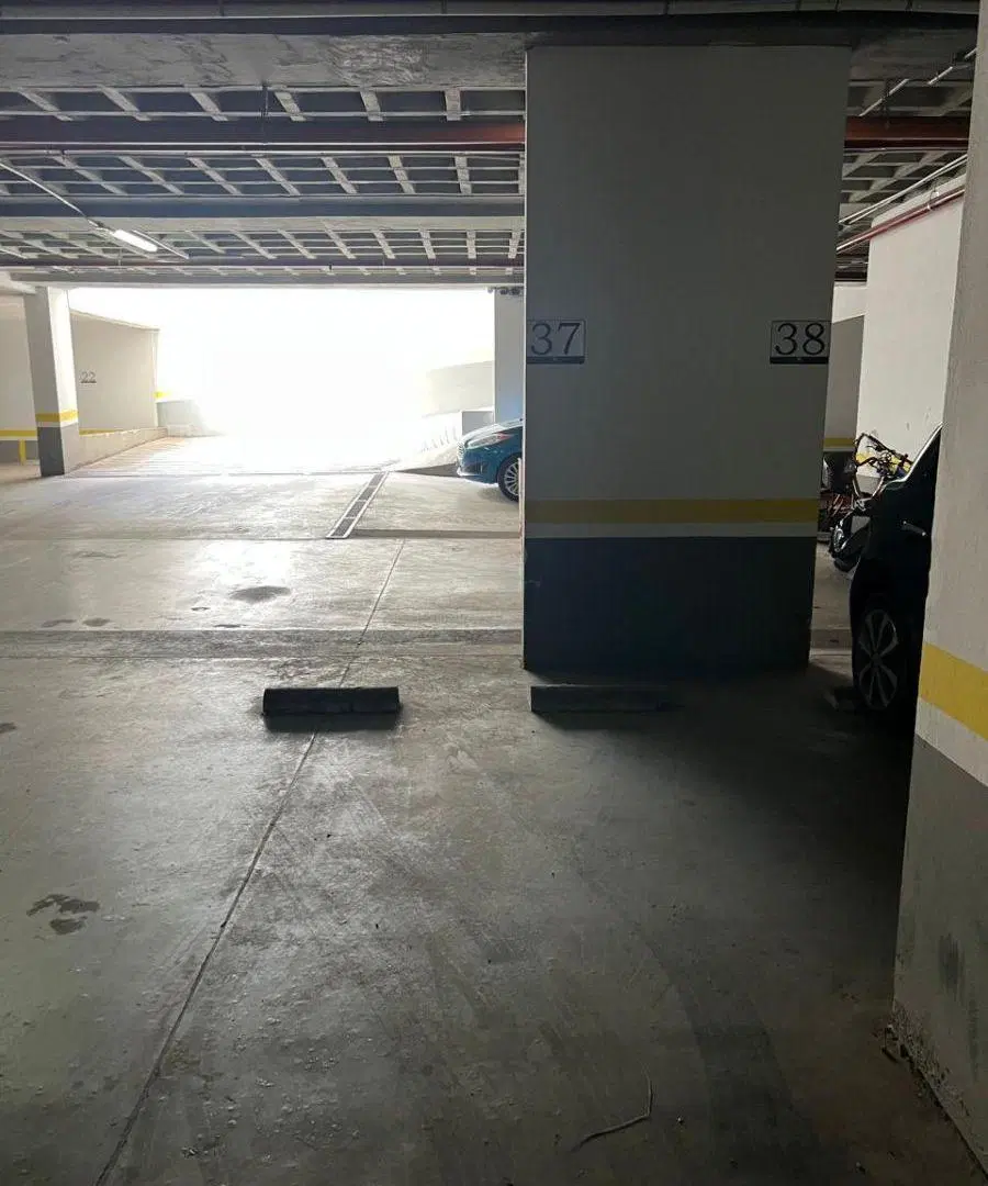 Alquiler cochera en Nueva Córdoba sobre calle Obispo Trejo esquina Brasil 1