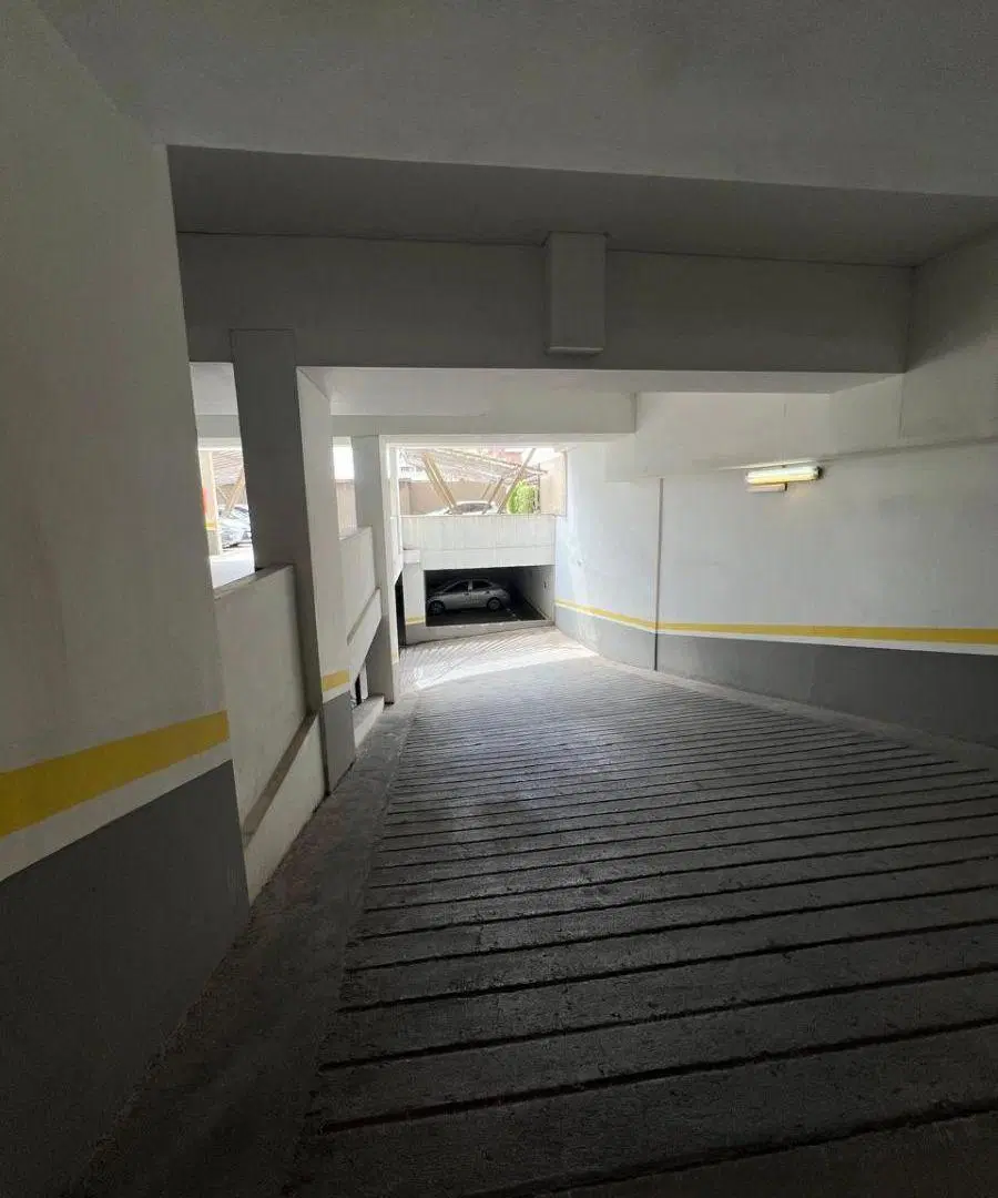 Alquiler cochera en Nueva Córdoba sobre calle Obispo Trejo esquina Brasil 5