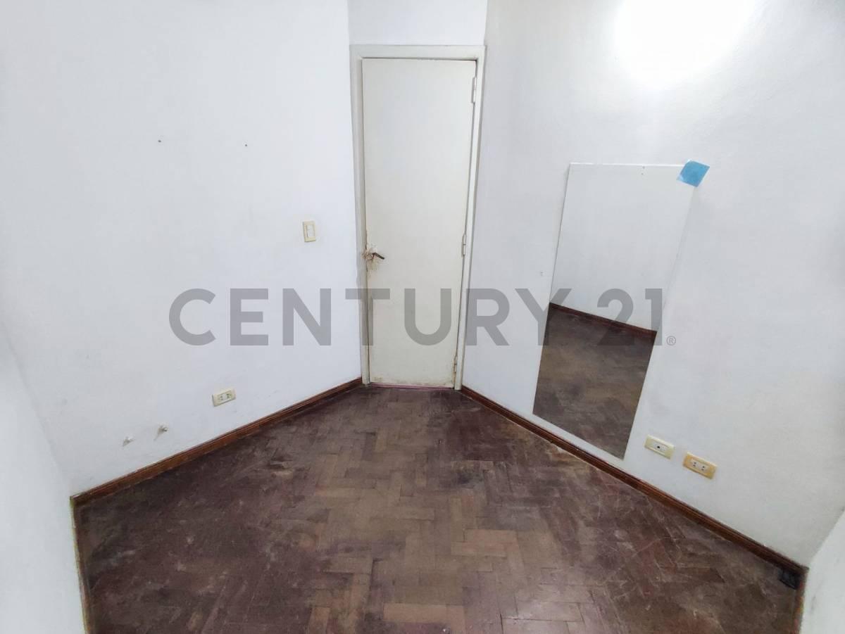 Venta Casa Multifamiliar 6 Ambientes 4 Dorm. Moreno Sur 2