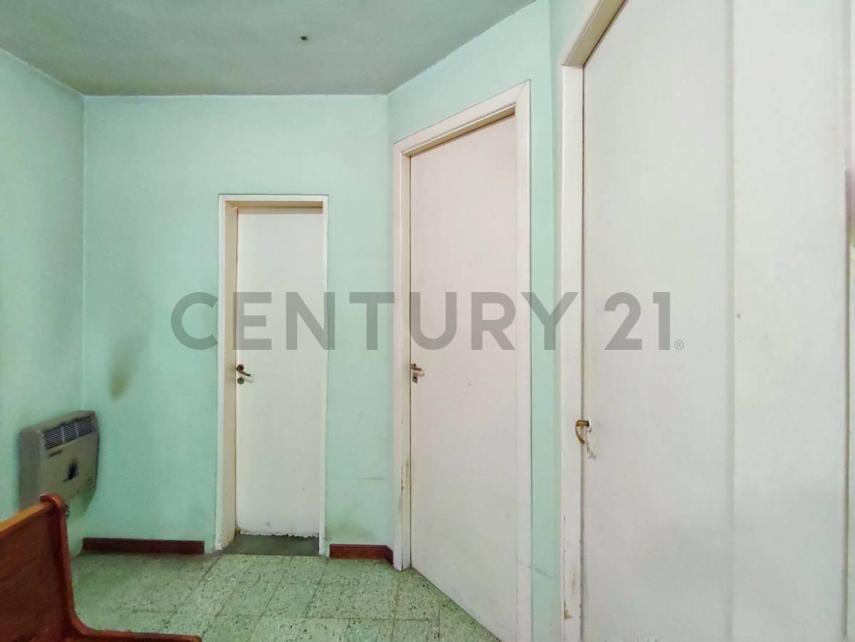 Venta Casa Multifamiliar 6 Ambientes 4 Dorm. Moreno Sur 4