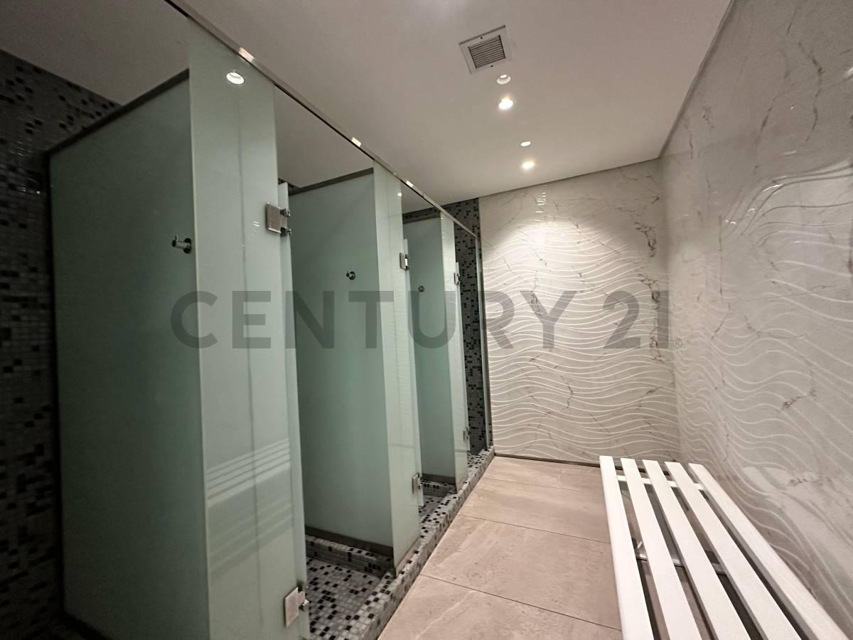Venta Departamento 5 Ambientes con Cochera y Baulera en Caballito Edificio Palmeras Full Amenities 2